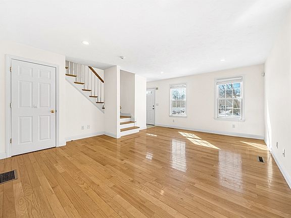 5th image of 132 Howe St APT B