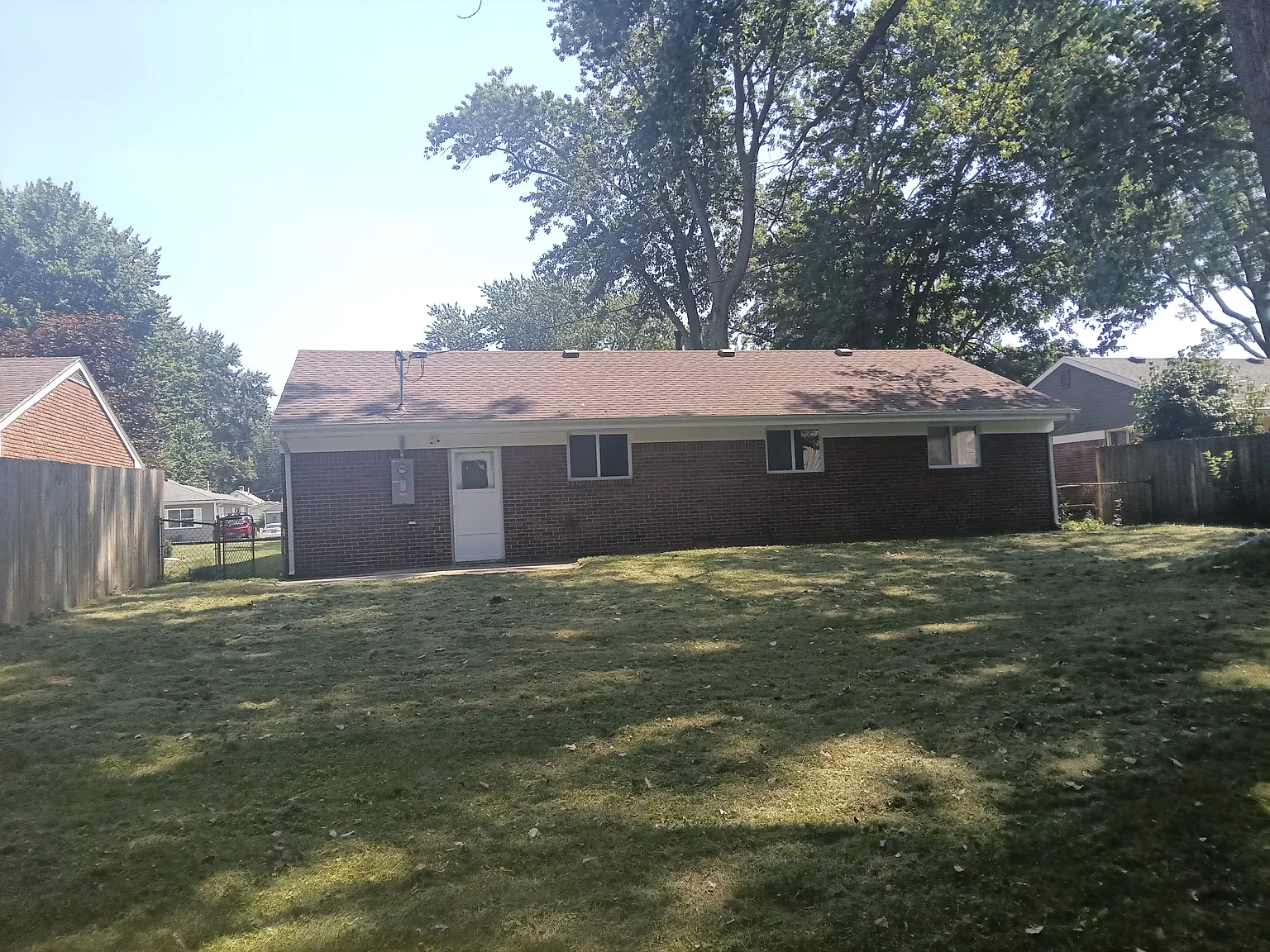 4 bed, 1.5 bath, 1380 sqft, $1,800 — Photo 2