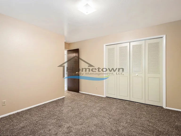 2433 E Stowe Ct #2 — Photo 12