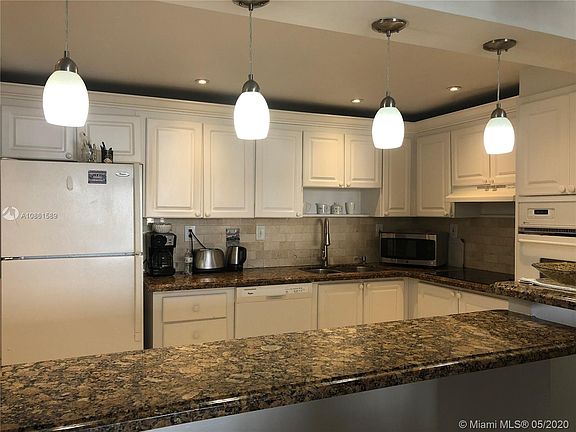 2nd image of 19390 Collins Ave APT 1109