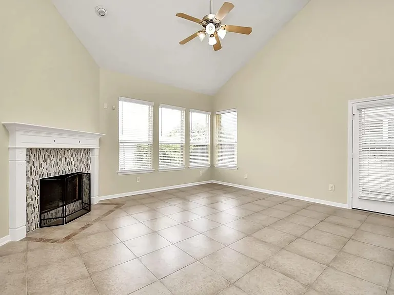6315 Bain Dr — Photo 12
