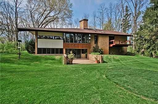 1st image of 220 Barton North Dr