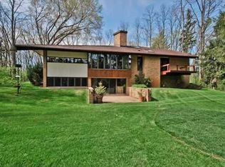 220 Barton North Dr, Ann Arbor, MI 48105