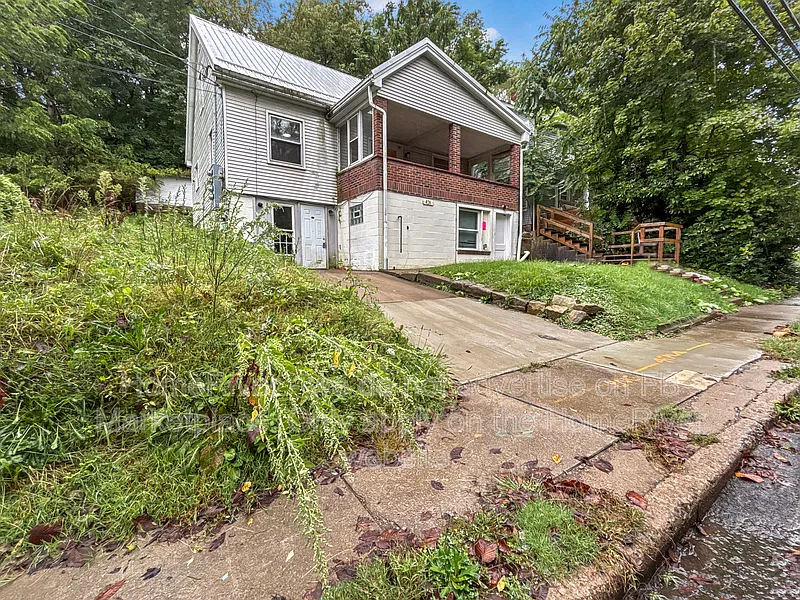 1 bed, 1.0 bath, 4791 sqft, $930 — Photo 2