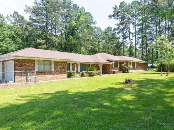 1005 Pinehurst Dr, Pineville, LA 71360