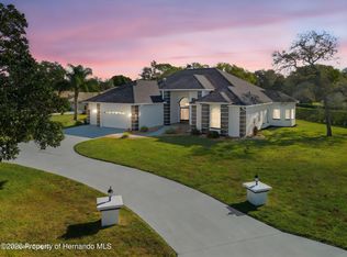 9570 Southern Belle Dr, Weeki Wachee, FL 34613