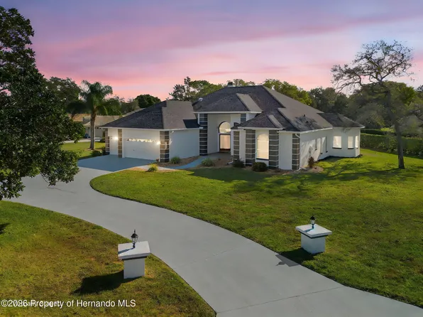 9570 Southern Belle Dr, Weeki Wachee, FL 34613