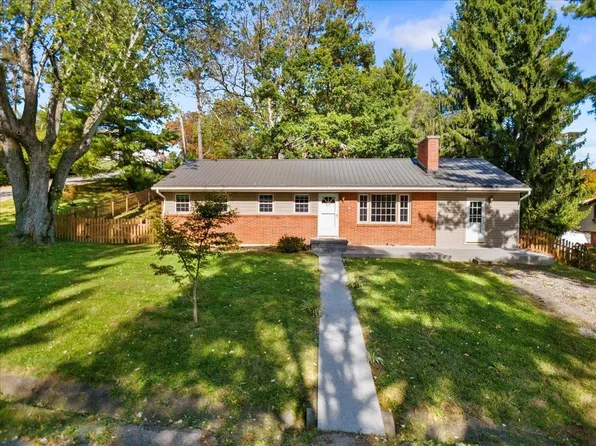 307 3rd St SW, Christiansburg, VA 24073