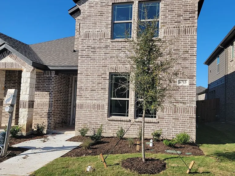 6713 Farsight Dr — Photo 2