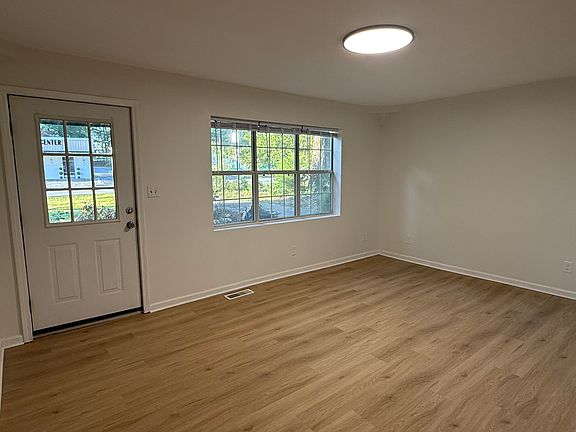 4th image of 600 E Lee Rd Unit A