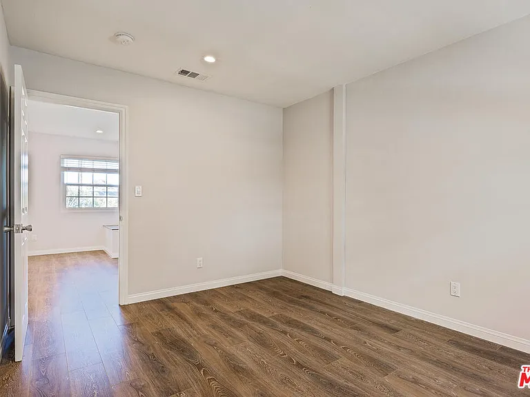 1112 Ocean Park Blvd #D — Photo 10