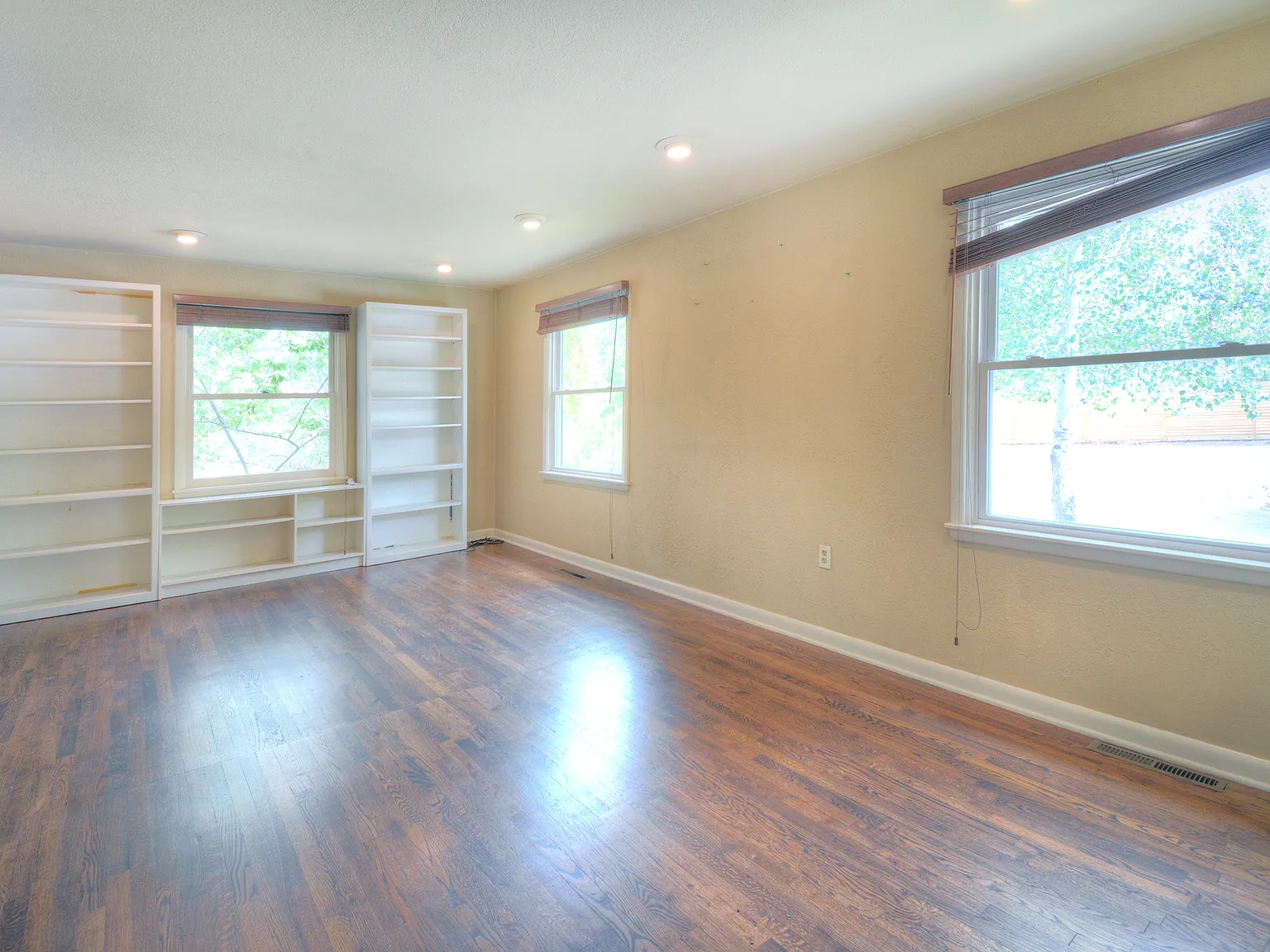 3 bed, 2038 sqft, $2,800 — Photo 3