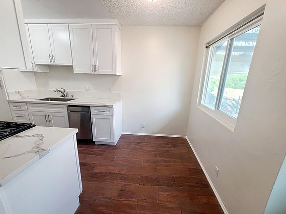 5th image of 627 N Benton Way #2