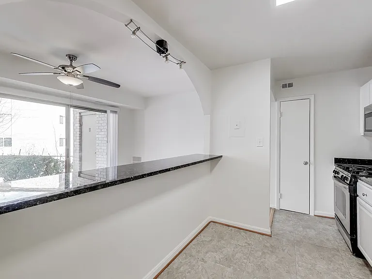 12307 Braxfield Ct #413 — Photo 10