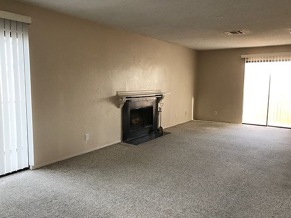 3rd image of 1526 W Newgrove St