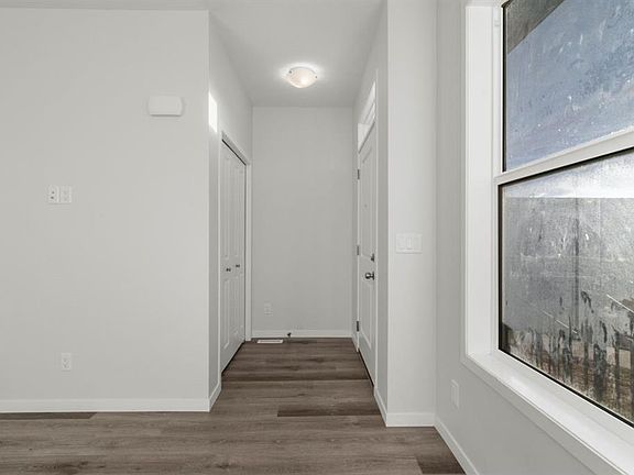 4th image of 98 Cornerstone Line NE