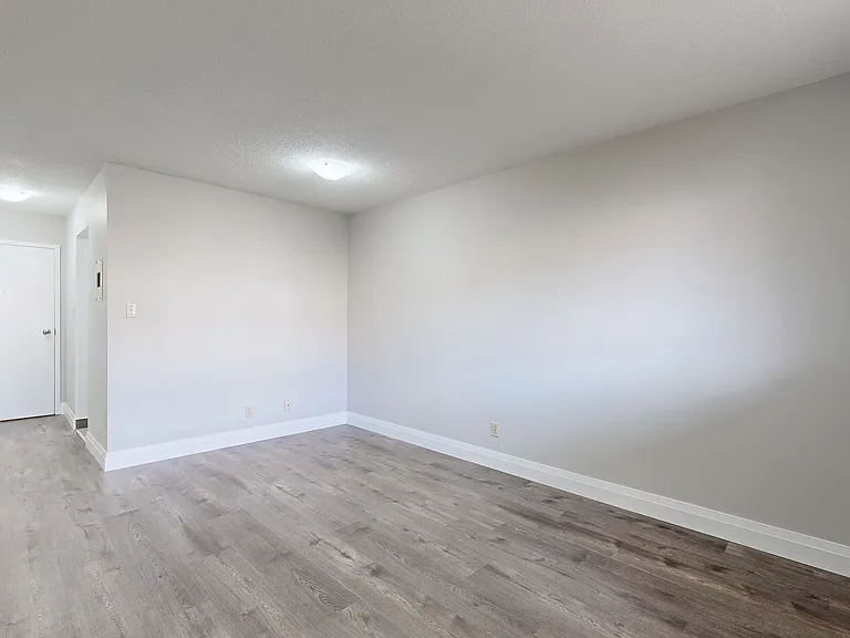 405 Sidney St — Photo 31