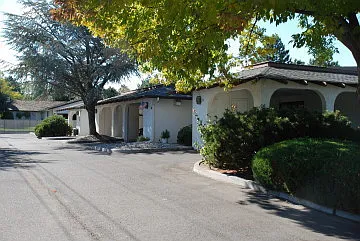Sunrise Villas Apartments — Photo 1