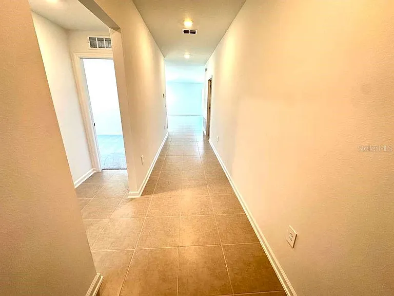 2102 Chris Dr — Photo 10