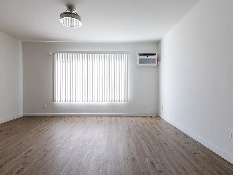 410 & 414 Manhattan Pl Los Angeles CA — Photo 5