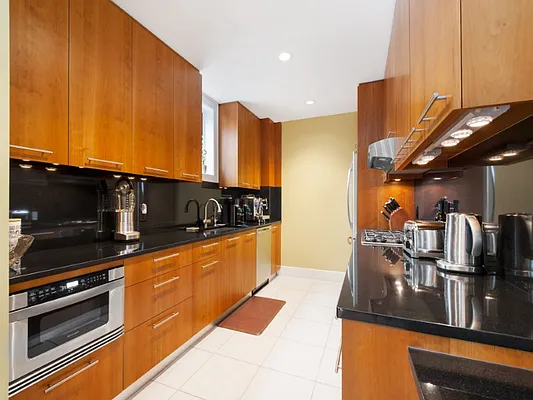 Sold by Sotheby's International Realty | media 6