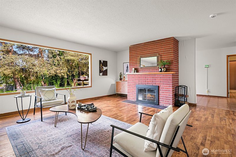 3rd image of 2600 Sylvan Street