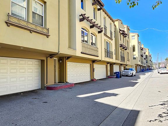 4th image of 23128 Sherman Pl #B04