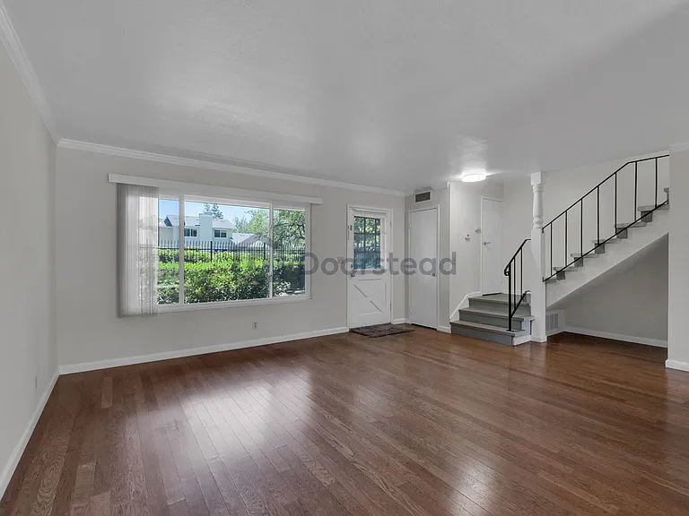 58 Fountainhead Ct — Photo 8