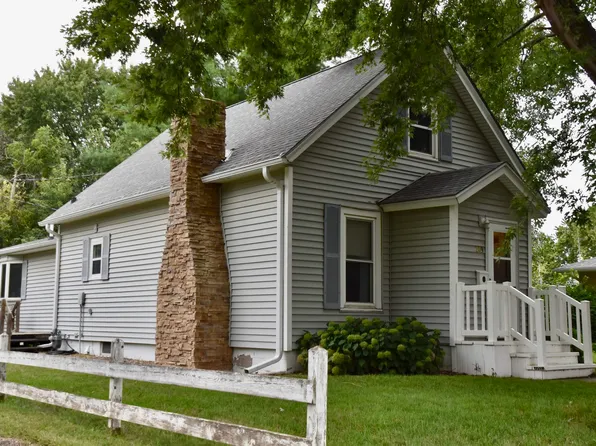 209 6th Ave, Sibley, IA 51249