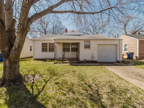 2527 S Greenwood Ave, Wichita, KS 67216