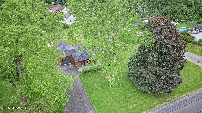 5th image of 21 Crooked Street