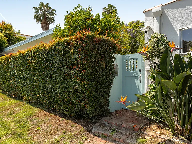 1103 N Nopal St — Photo 2