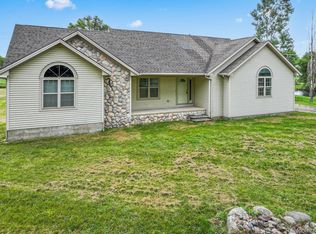 6051 Hough Rd, Almont, MI 48003