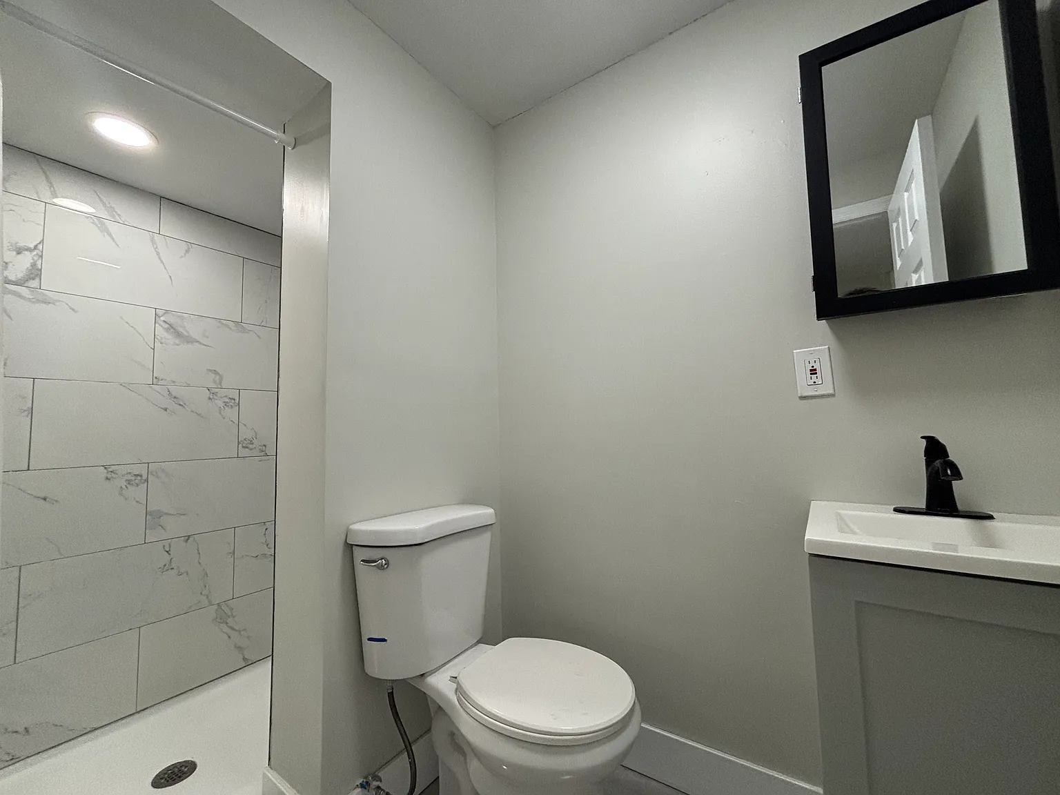 4 bed, 1200 sqft, $2,395 — Photo 3