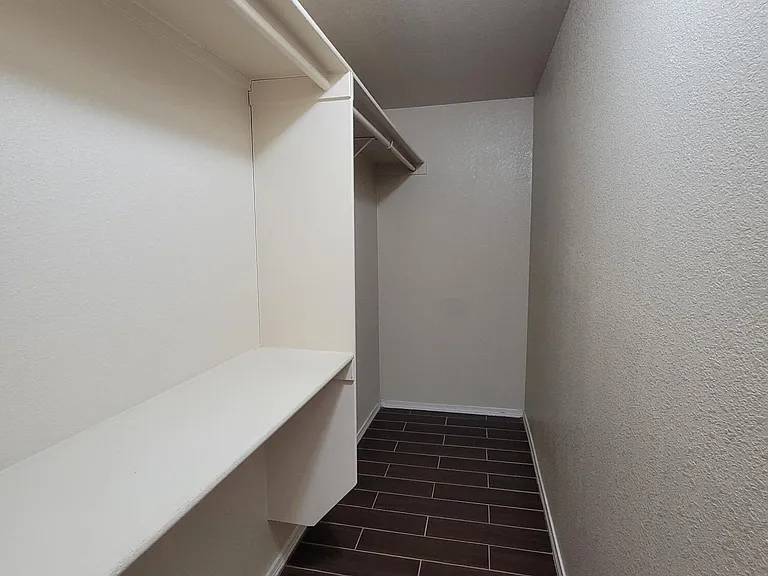 14211 Otter Point Dr — Photo 24