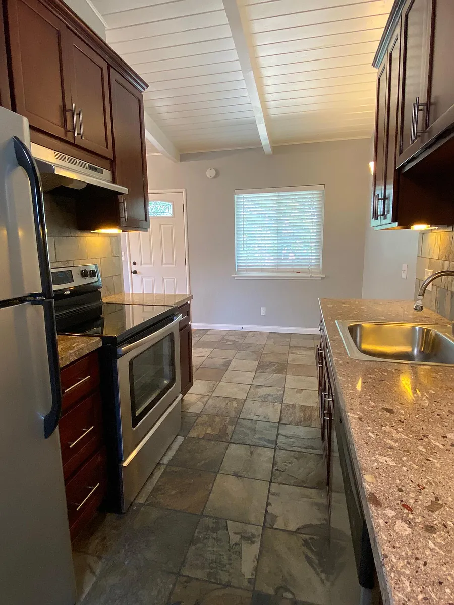 Alternate view of kitchen - 2540 Robinson Ave #C