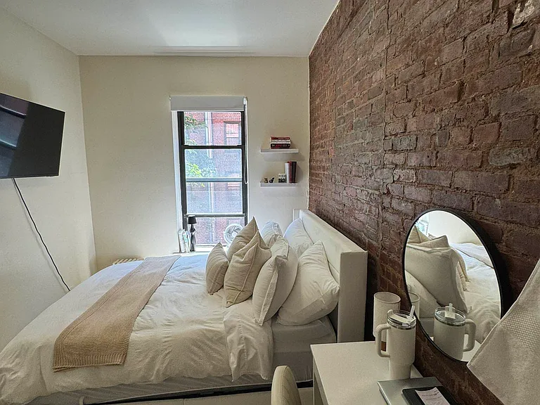 226 E 29th St #2E — Photo 17
