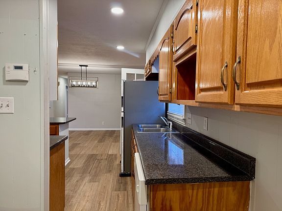 4th image of 5020 Parkwood Dr NW