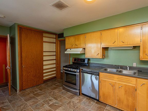 3rd image of 312 Highland Dr