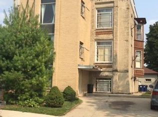 121-23 Hinsdell Pl, Elgin, IL 60120