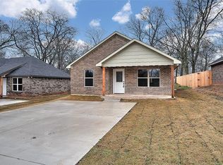 224 E Johnson St, Denison, TX 75021