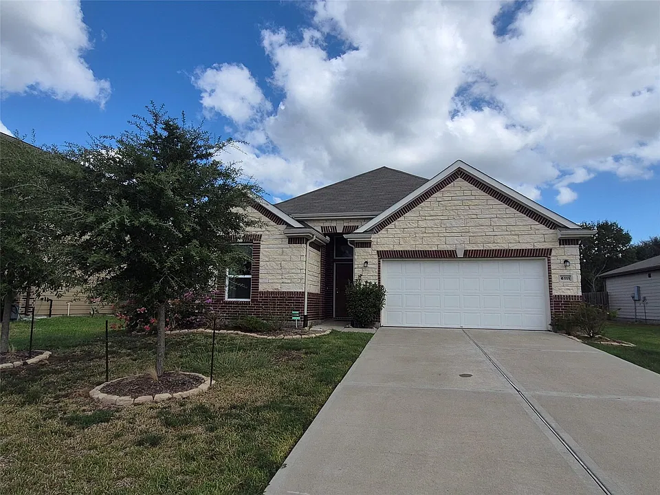 6111 Whitewing Rd