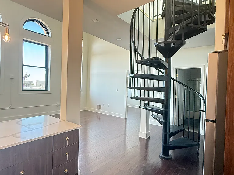 50 S Jefferson St #504 — Photo 4