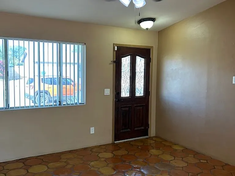 3001 W Coriander Dr — Photo 4