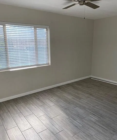 2718 E Linden St — Photo 7