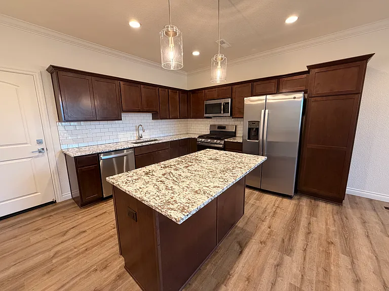 18659 Village Center Dr — Photo 6