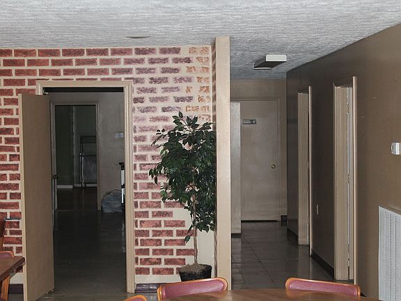 4th image of 546 S Main Street