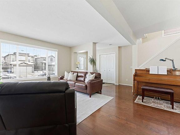 4th image of 67 E Bridlecrest Rd SW