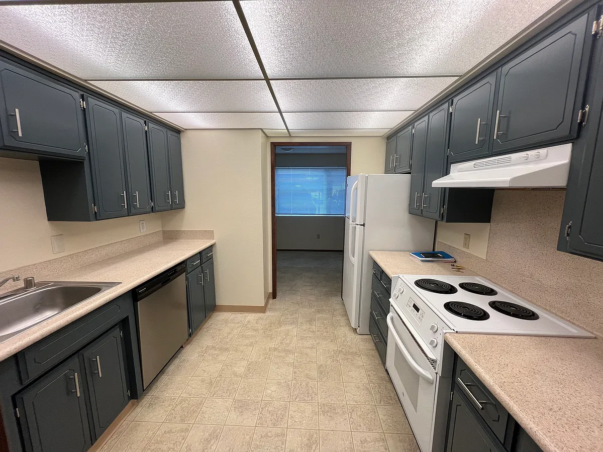 Building Photo - 1010 Midway Dr NE #2