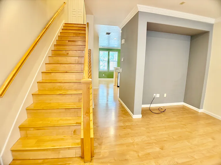4466 Laird Cir — Photo 9